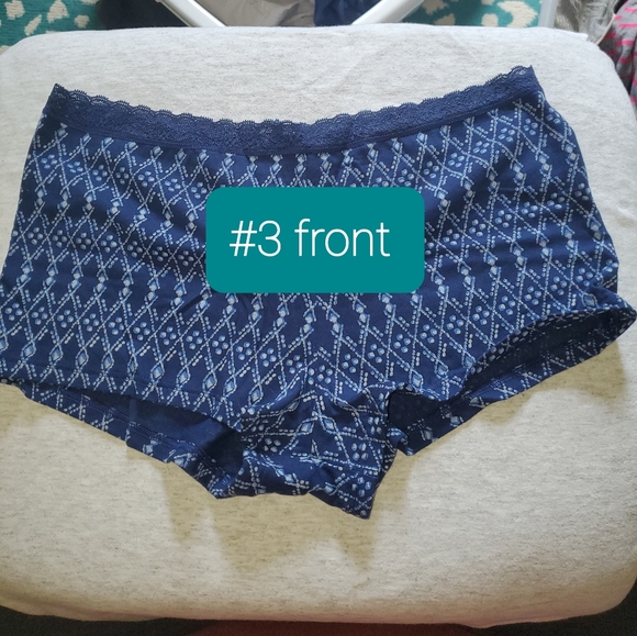 3 panty bundled Victoria's secret size med and lg - Picture 10 of 13